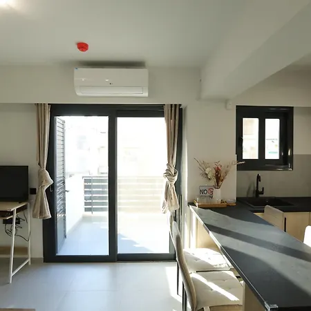 Blossom House-at The Foot Of The Acroplis And Parking Available *
