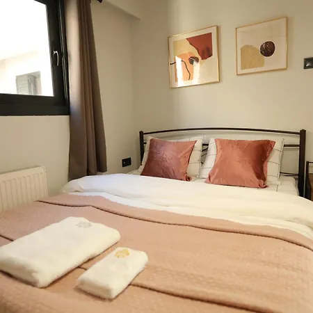 Blossom House-at The Foot Of The Acroplis And Parking Available Athens